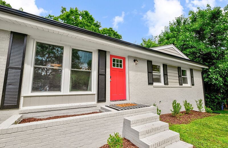 1st image of 2809 Newark Dr