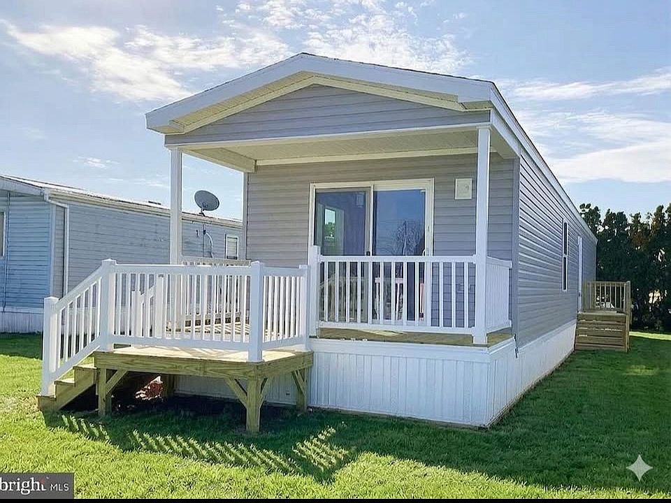 1st image of 7 Deanne Cir #7