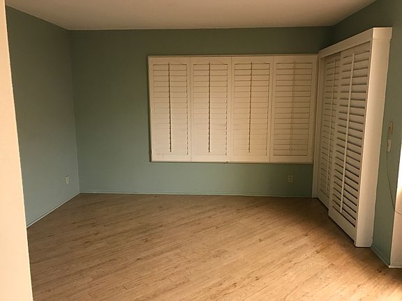 3rd image of 12 Rock Cliff Pl