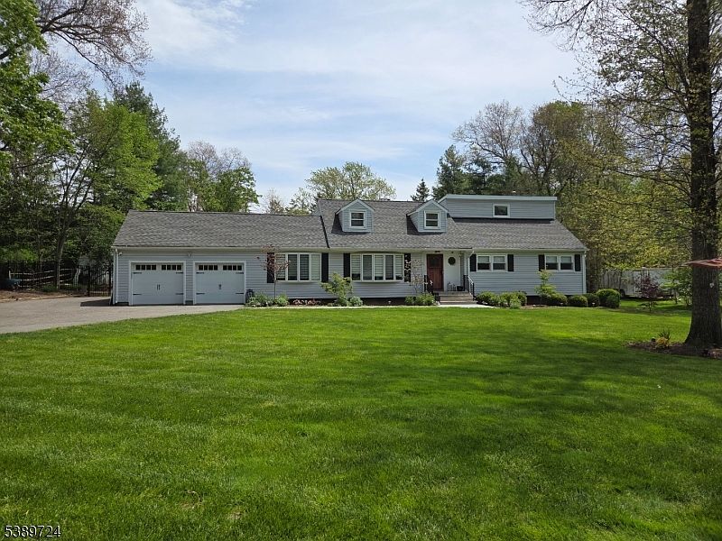 1st image of 15 Wedgewood Dr