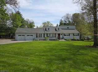 15 Wedgewood Dr, Basking Ridge, NJ 07920