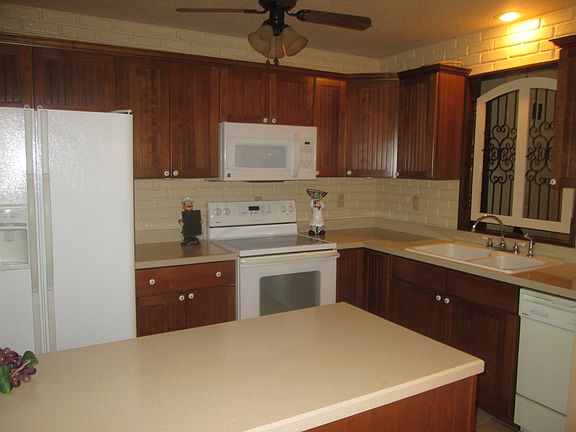 2nd image of 728 E Tolton Dr