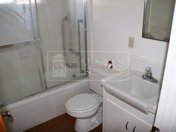 5th image of 527 W Tulare Ave