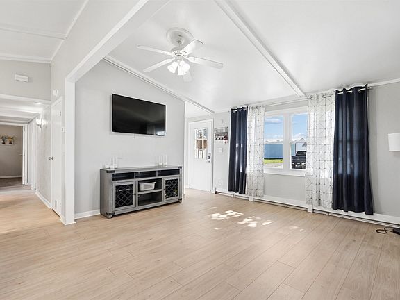 5th image of 308 Spruce St