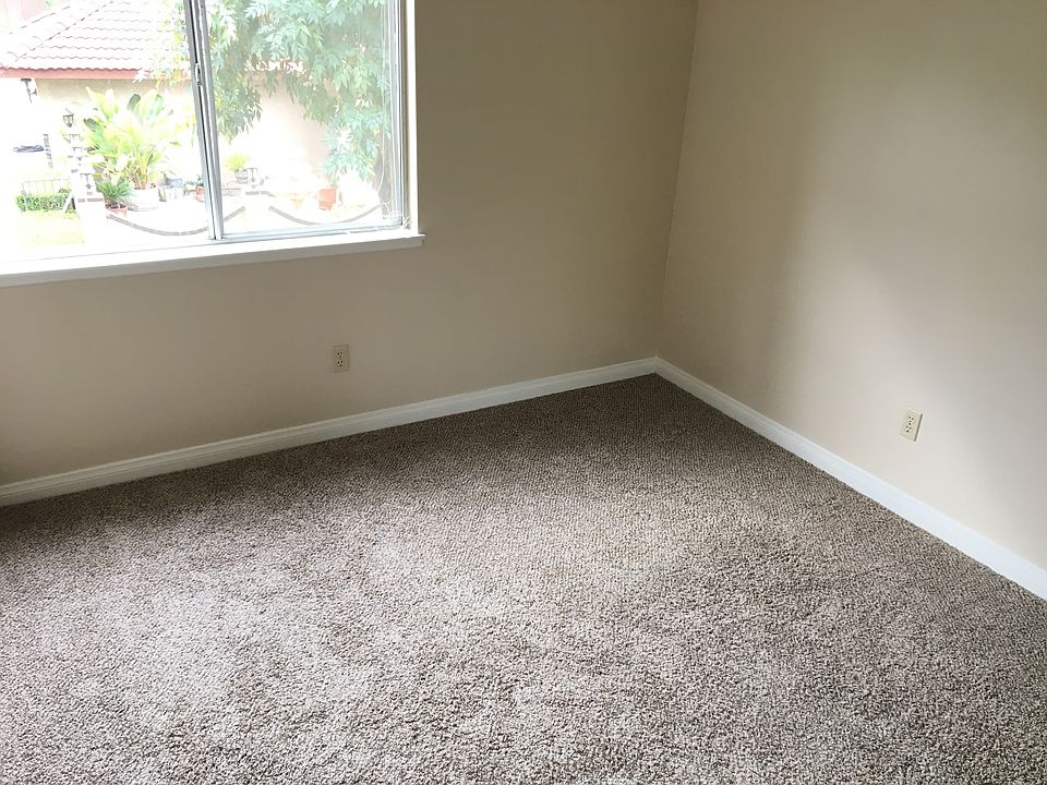 2nd image of 12876 Clover Ct