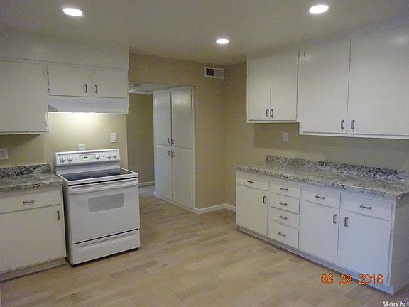 5th image of 318 Jessie Ave