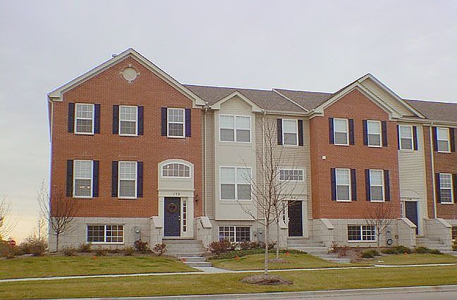 1st image of 132 Town Center Blvd