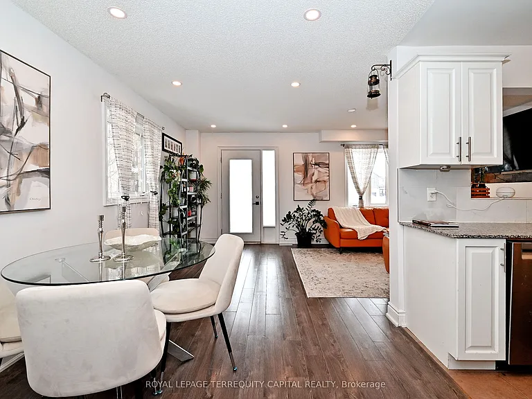 31 Madelaine Dr #6 — Photo 5
