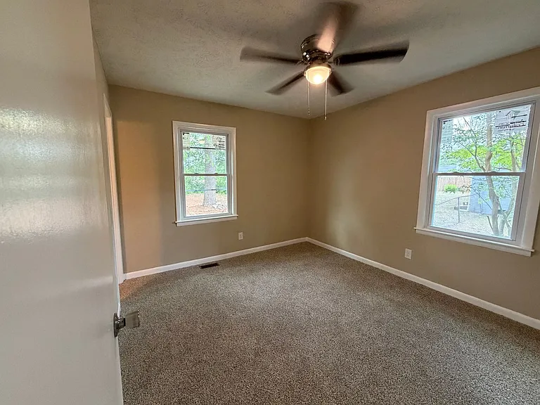 509 Mann St — Photo 9