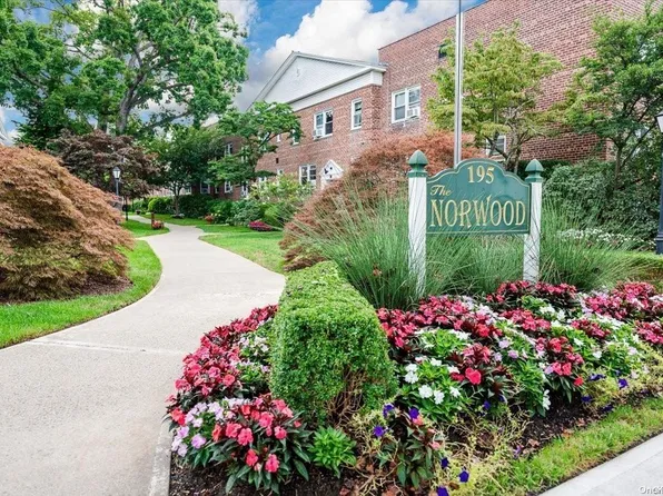 195 N Village Avenue #E-1, Rockville Centre, NY 11570