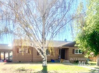 605 9th Ave E, Gooding, ID 83330