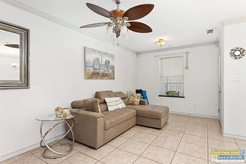 2 bed, 2.0 bath, 1020 sqft, $1,950 — Photo 3