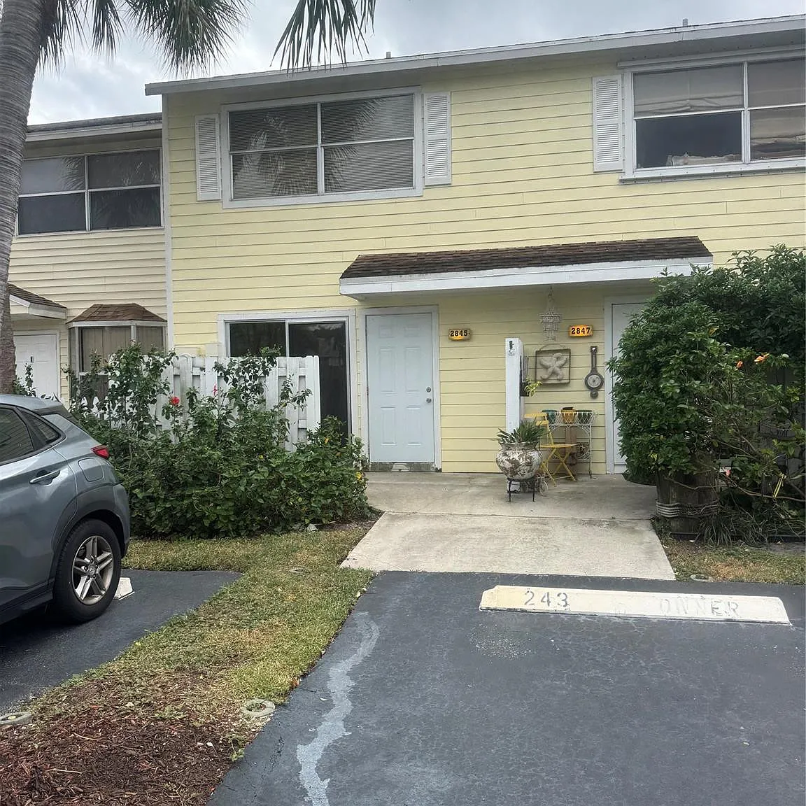 2 bed, 2.5 bath, 1008 sqft, $2,250 — Photo 1