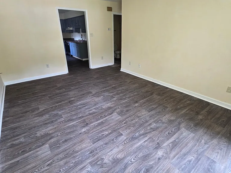 1102 Pecan Pl — Photo 12