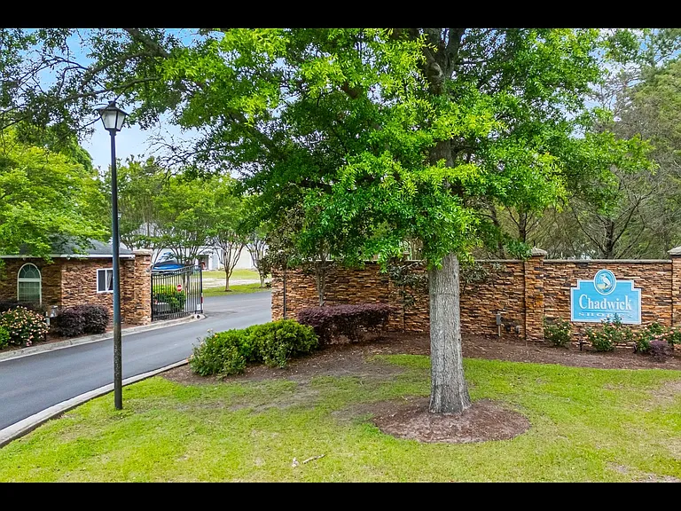 247 Shellbank Dr — Photo 2
