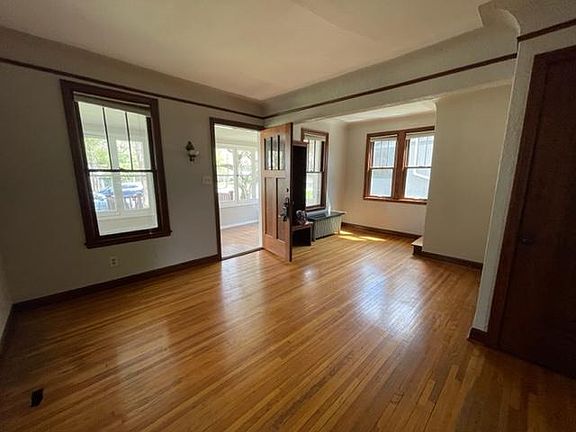 3rd image of 4332 Abbott Ave S