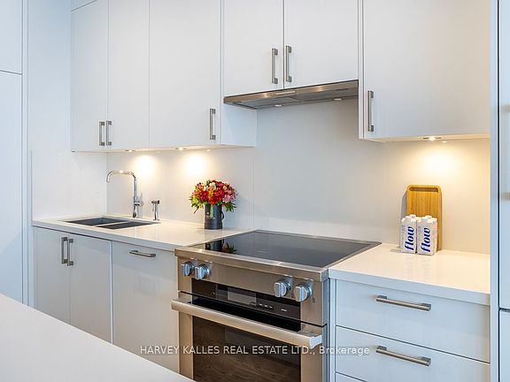 5th image of 111 Saint Clair Ave W #1013