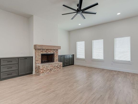 3rd image of 705 E 18th St