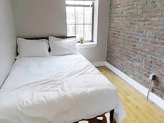 2nd image of 170 Suydam St #2E