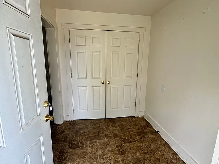 111 Shull St — Photo 4