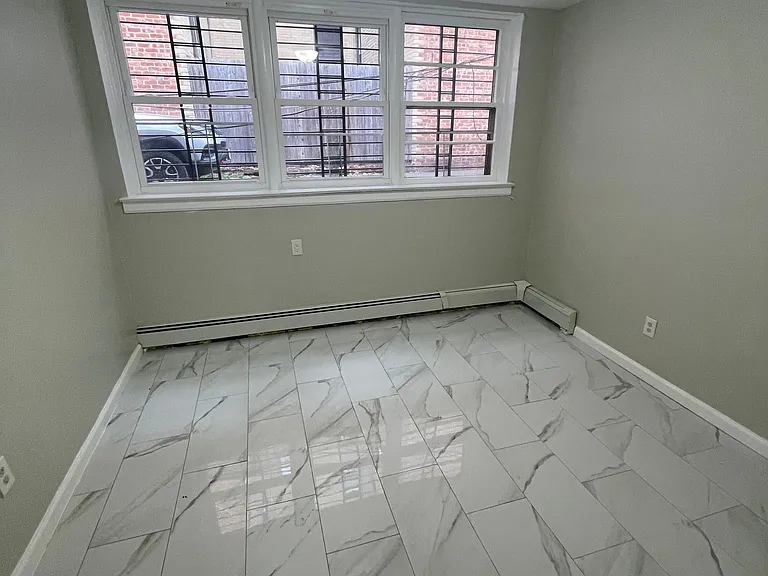 48 Carteret St #5L — Photo 4