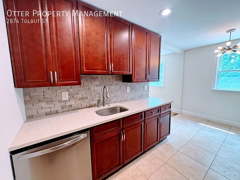 2874 Tolbut St — Photo 35