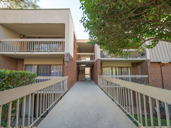 500 Umstead Dr, Chapel Hill, NC