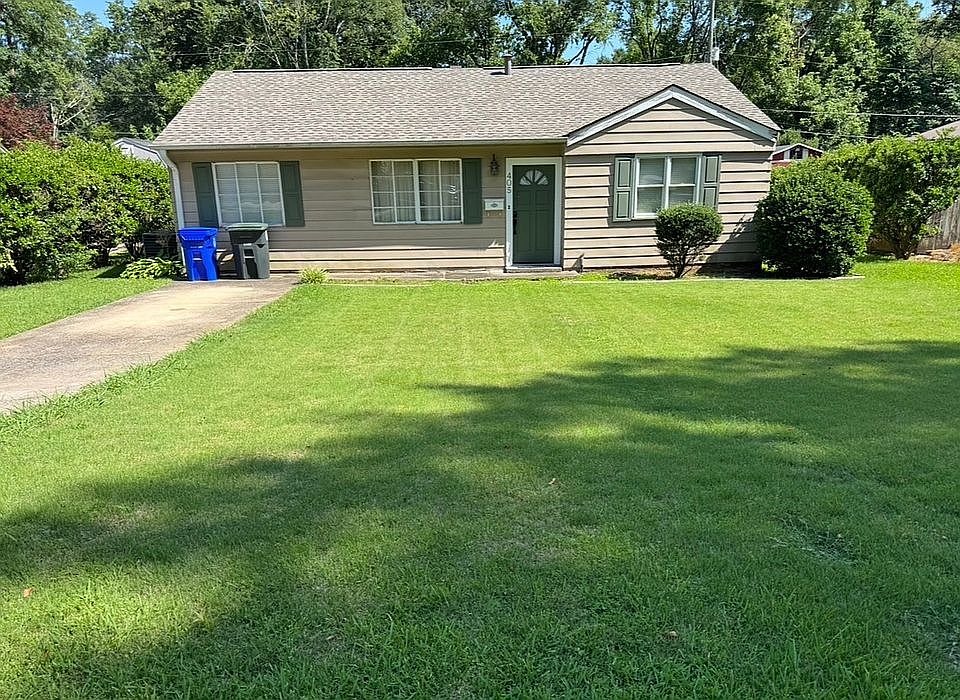 1st image of 405 Whittier Dr