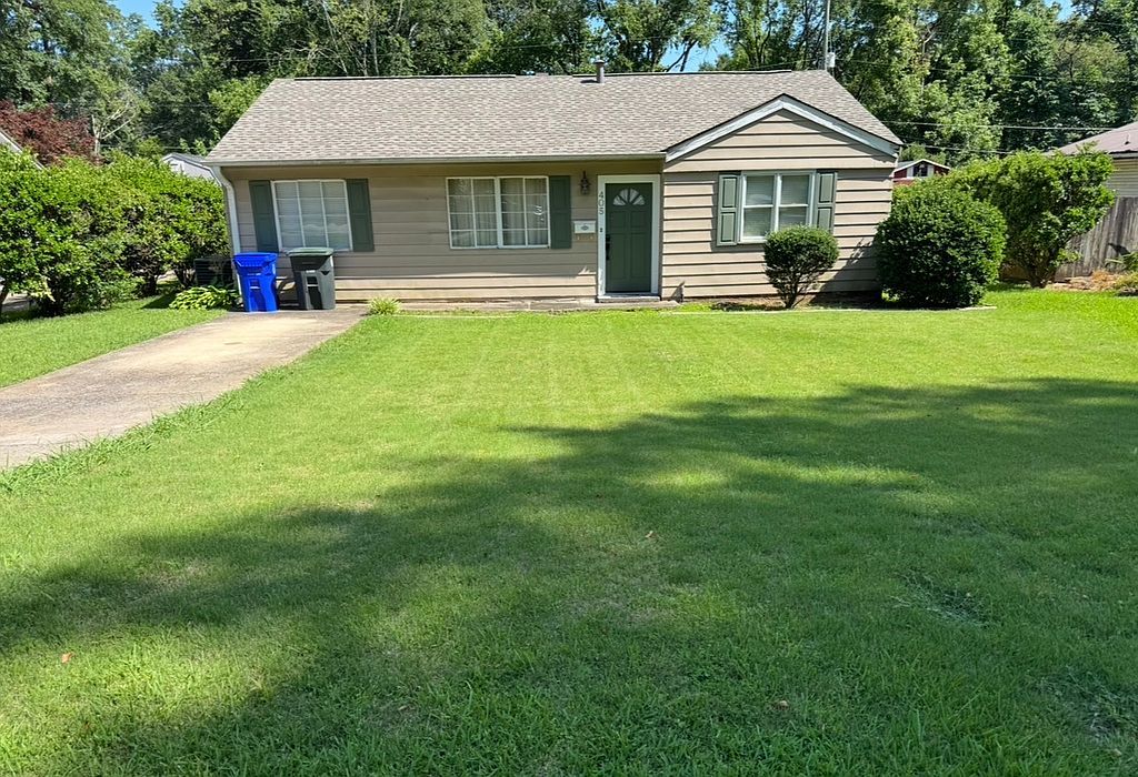 405 Whittier Dr - Property Image