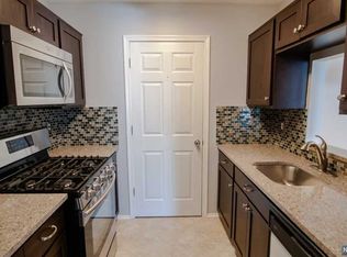 1010 Cumberland Ct, Mahwah, NJ 07430