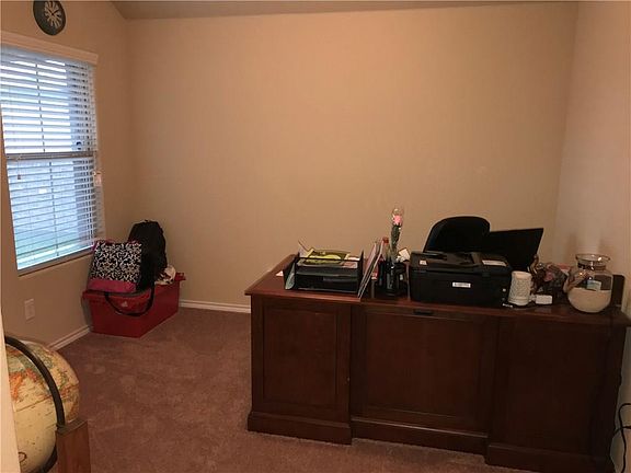 2nd image of 1137 Wellesbourne Ln
