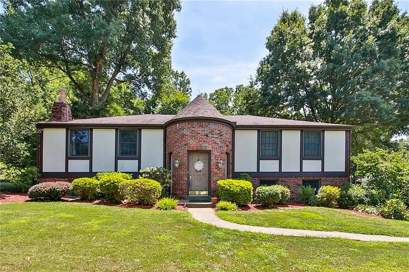 122 Sheffield Ln photo 1