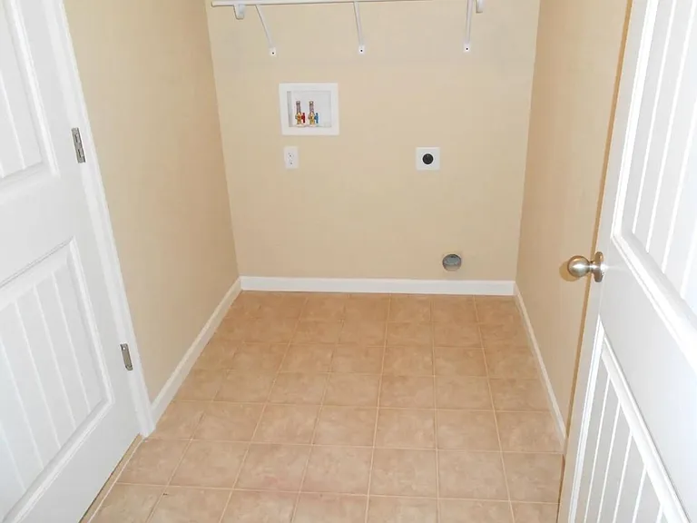 2288 Sopris Cir — Photo 6