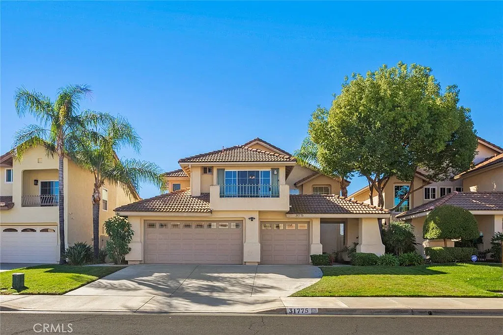 3 bed, 2.5 bath, 1941 sqft, $3,650 — Photo 1
