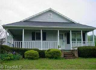 1st image of 3300A Summit Ave
