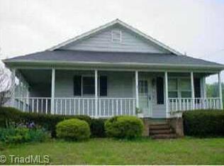 3300A Summit Ave, Greensboro, NC 27405