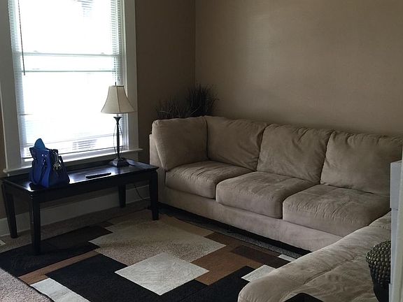 4th image of 417 N 33rd St #A