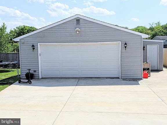 4th image of 6635 Brookside Ct