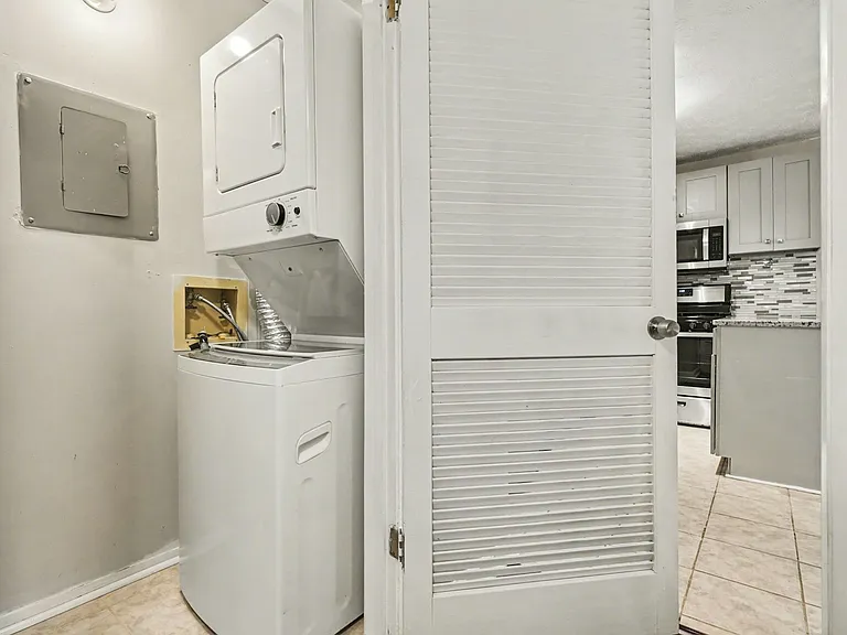 918 Dunbar Dr — Photo 13