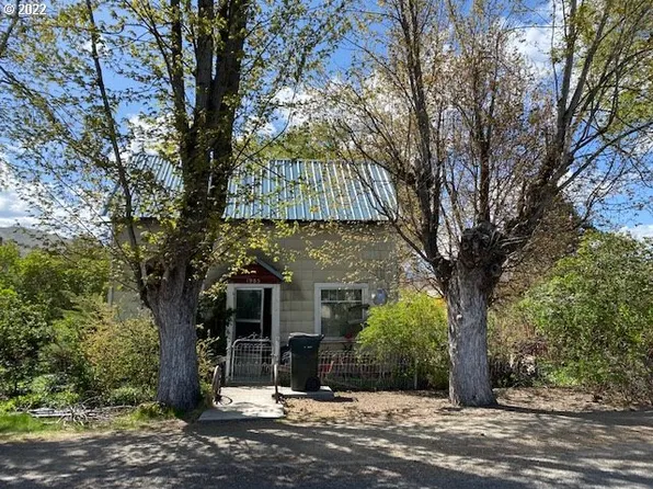 1985 15th St, Baker City, OR 97814