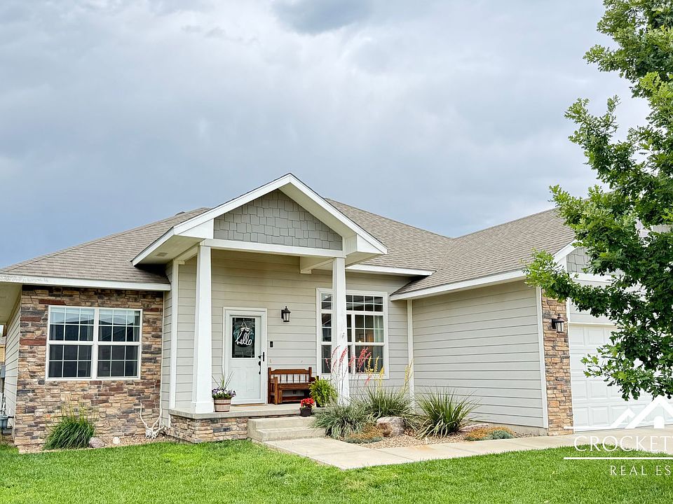 1st image of 3111 Park View Dr