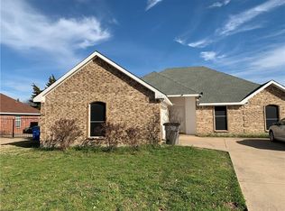 257 Cobblestone Cir, Red Oak, TX 75154