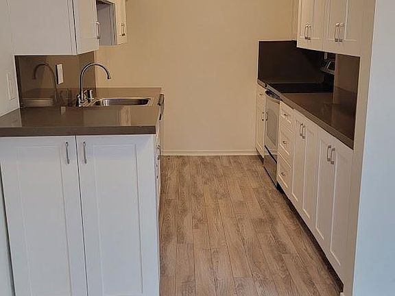 4th image of 522 Washington Ave #2