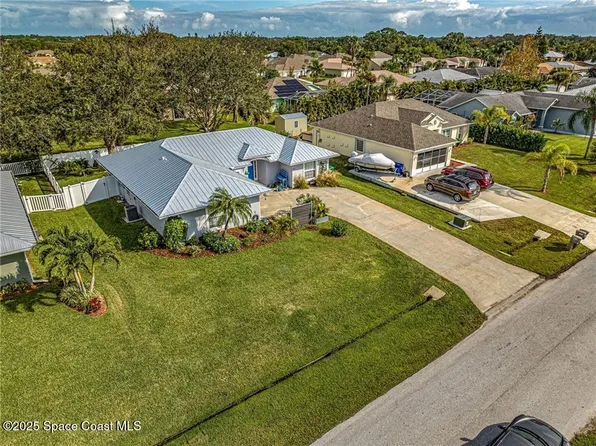 462 Biscayne Ln, Sebastian, FL 32958