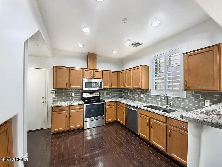 1225 N 36th St #1031 — Photo 10