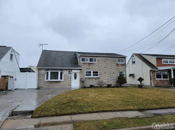 86 Marion St, Carteret, NJ 07008