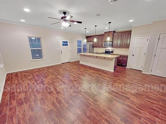 3rd image of 1202 Oney Hervey Dr