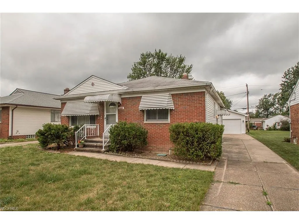 3440 Glenbar Dr photo 1