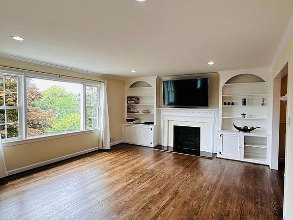 4th image of 3508 Woodside Rd