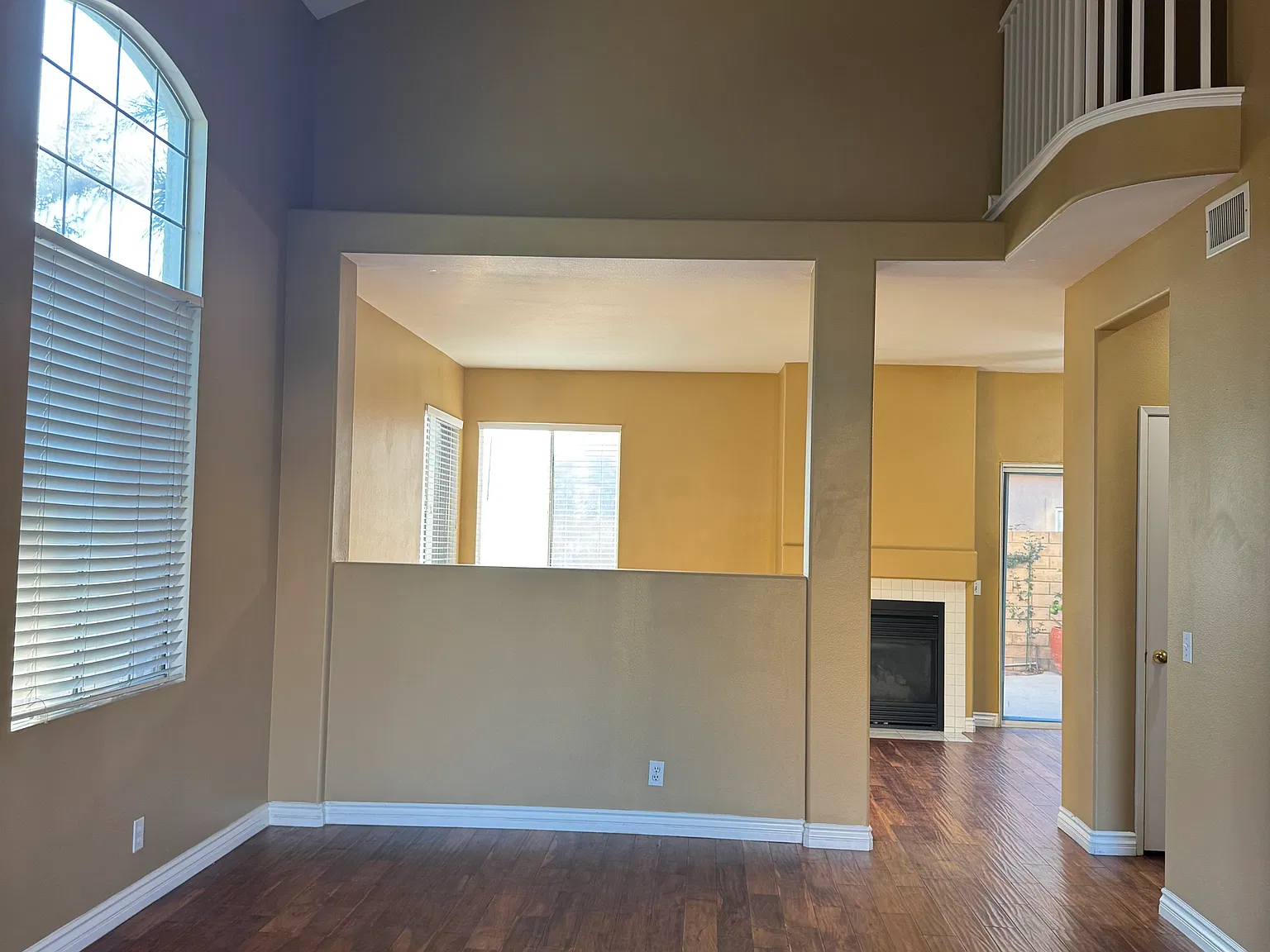 3 bed, 2.5 bath, 1705 sqft, $4,150 — Photo 4